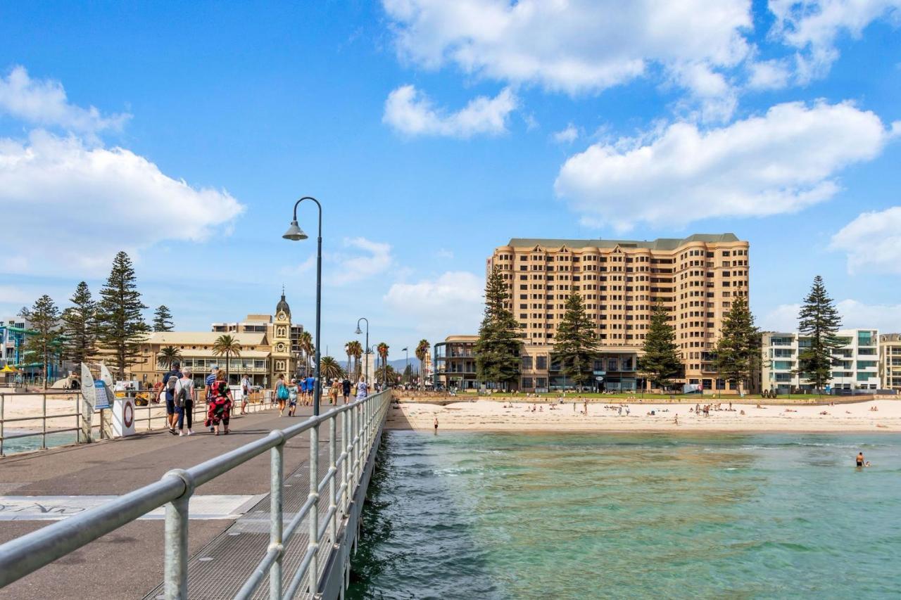 Belle Escapes - Beachfront Balcony Glenelg Apartment Exterior photo