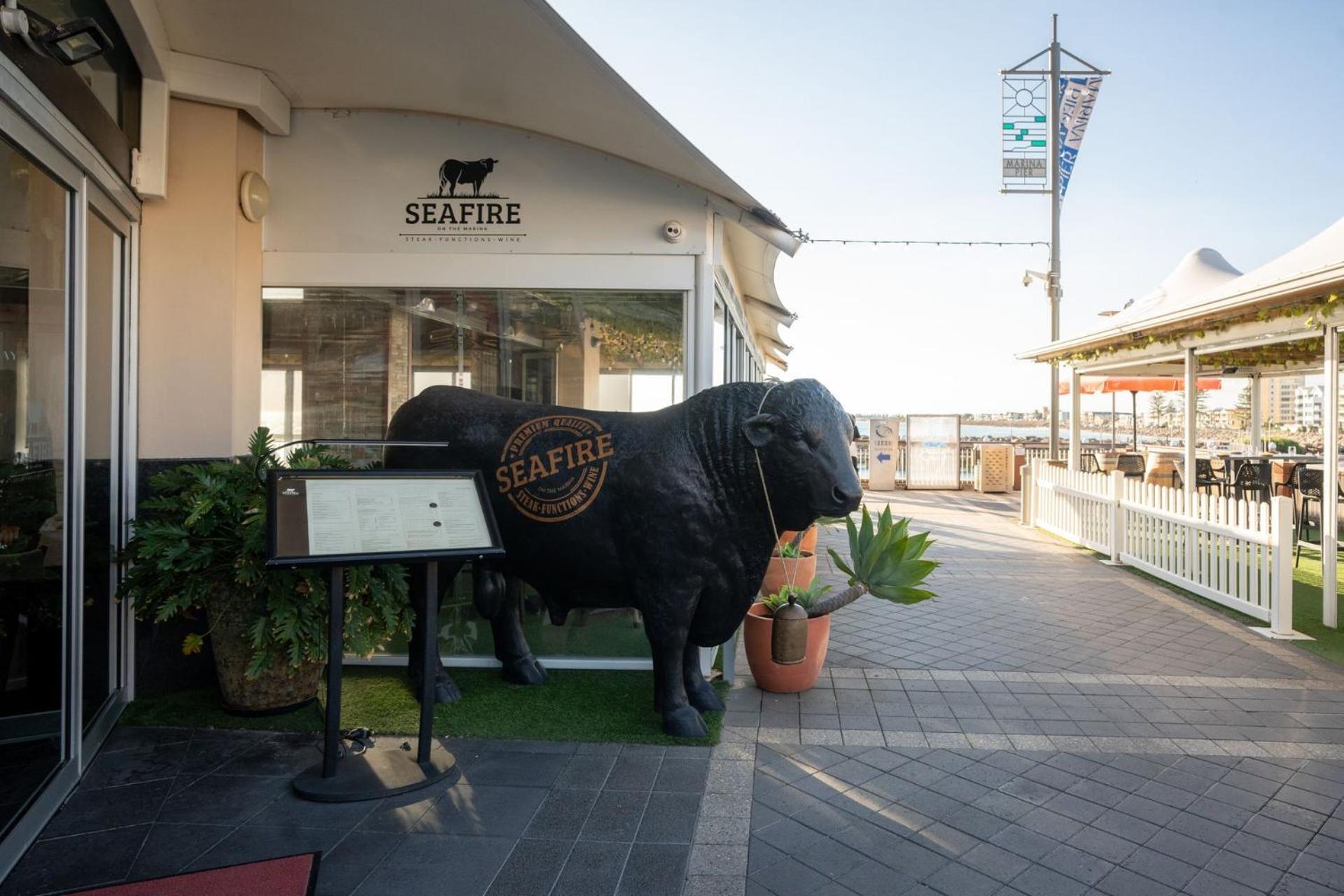 Belle Escapes - Beachfront Balcony Glenelg Apartment Exterior photo